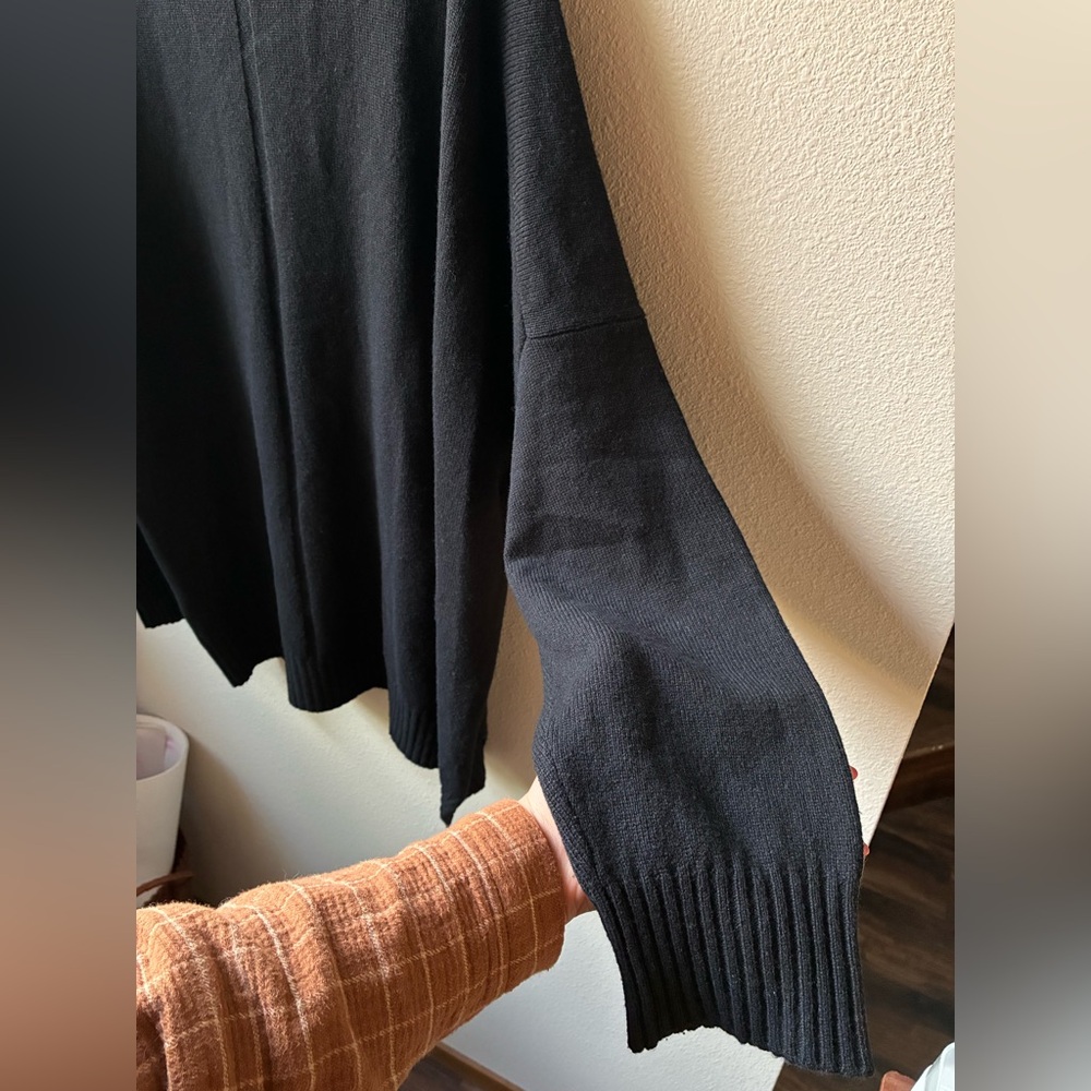 THE ROW Clelia Oversized Wool-Cashmere Sweater in Black (Size:L) - Picture 10 of 15